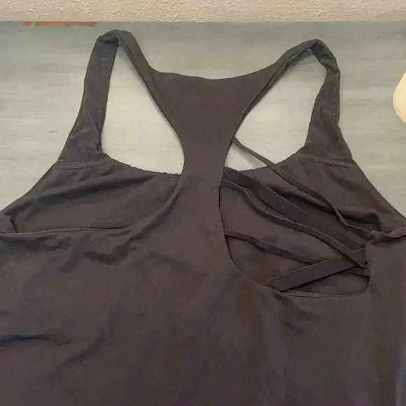 FABLETICS Women’s Tank Top W/ Built In Sports Bra - Picture 6 of 8